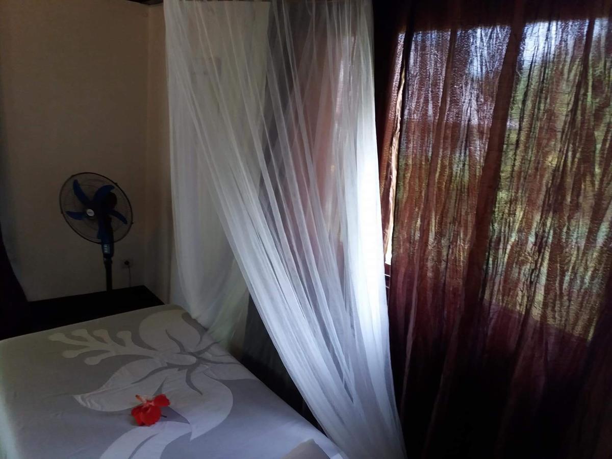 Pension Hibiscus Tahaa Uturoa Extérieur photo